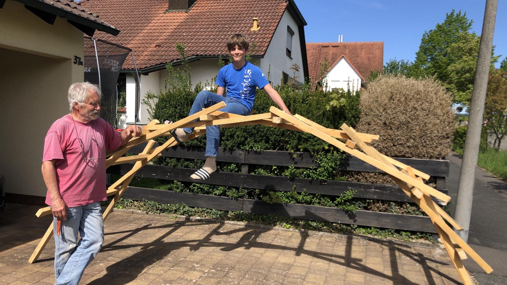 Leonardo-Brücke Doppellatten Test n-8 3 16-9.JPG